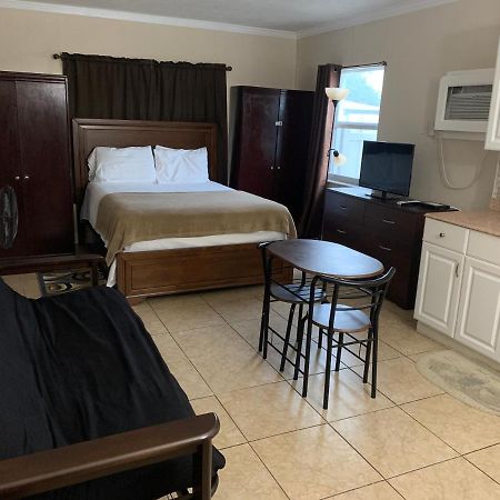 Quiet Cozy Efficiency Apartment ฮอลลีวูด ภายนอก รูปภาพ