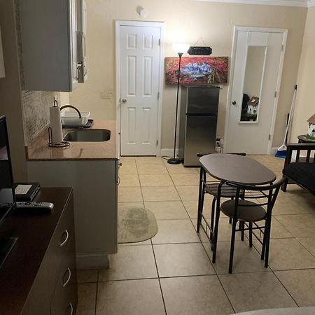 Quiet Cozy Efficiency Apartment ฮอลลีวูด ภายนอก รูปภาพ