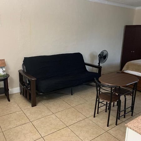 Quiet Cozy Efficiency Apartment ฮอลลีวูด ภายนอก รูปภาพ