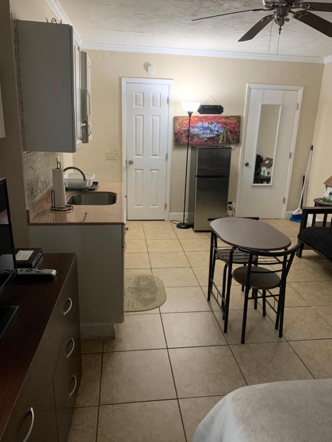 Quiet Cozy Efficiency Apartment ฮอลลีวูด ภายนอก รูปภาพ